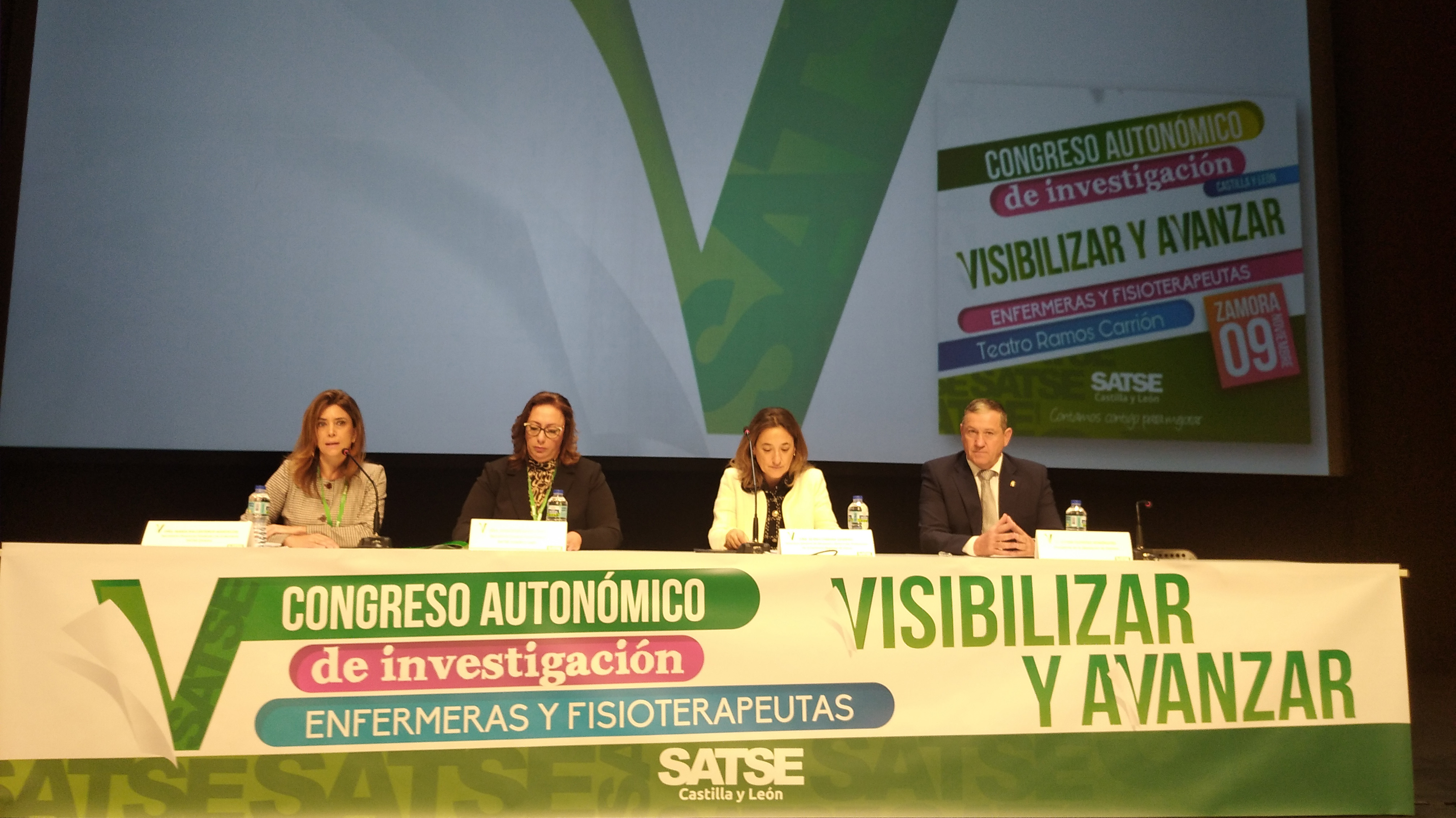 Inauguración del V Congreso Autonómico de Investigación SATSE CYL, con (de ida. a dcha.) María Ballesteros, secretaria provincial de SATSE Zamora, Mercedes Gago, secretaria general de SATSE CYL, Elena Cámara, dir. gral. de Personal de SACYL, y Javier Faúndez, pte. de la Diputación de Zamora